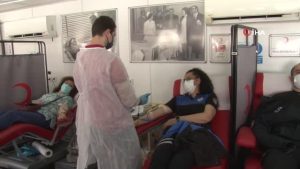 Üsküdar'da polis ekiplerinden Kızılay'a kan bağışı
